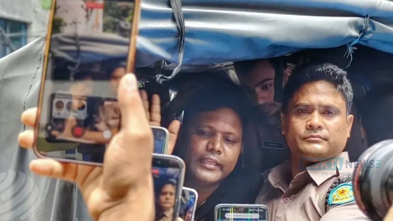 ধানমন্ডি ৩২-এ শ্রদ্ধা জানাতে এসে কার্যক্রম নিষিদ্ধ যুবলীগের সক্রিয় সদস্য আটক