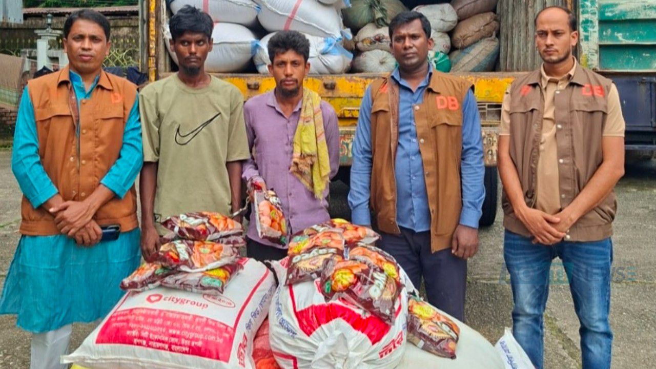 বিশ্বম্ভরপুরে ৬৫লাখ টাকার ফুচকা,কাভার্ডভ্যানসহ আটক ২