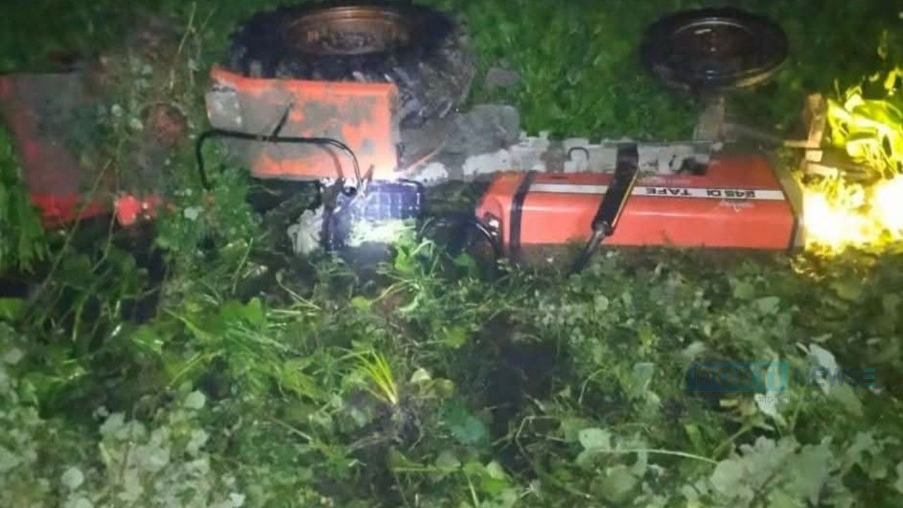 কুলিয়ারচরে হালচাষের ট্রাক্টর উল্টে চালক নিহত