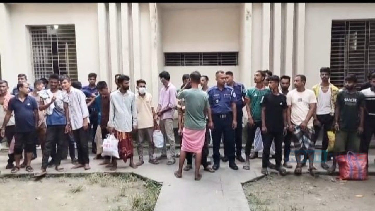 ভৈরবে পুলিশের অভিযানে ২৬ মামলার আসামিসহ ২৯ জন গ্রেপ্তার